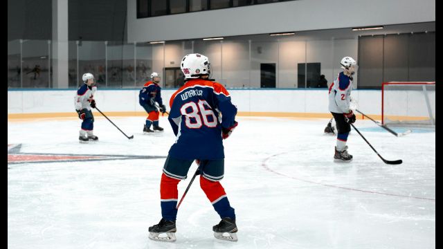 2 on 2 - 2 Puck Small Area Game