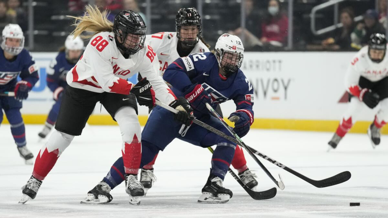 THE PSYCHOLOGICAL GAME : Coaching in Real-Time Environments That Think Back