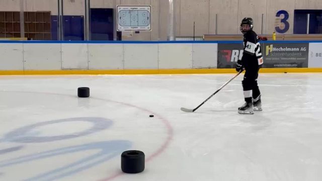 outside edge work with puck