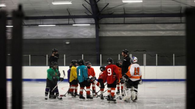 5 Ways to Increase Hockey Team Morale During a Losing Streak