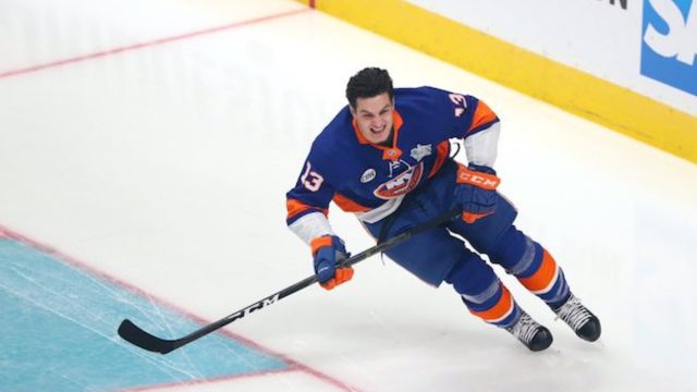 Using NHL data to improve skating performance of young players